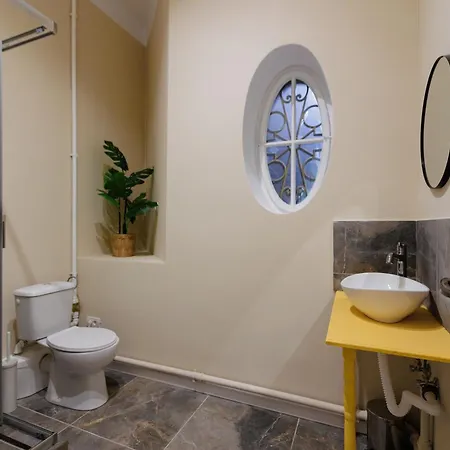 #bright And Charming 2br Family Lägenhet